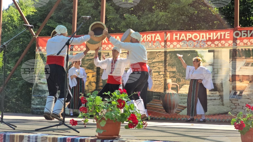 Село Рибарица - празник - народен обичай и автентична носия