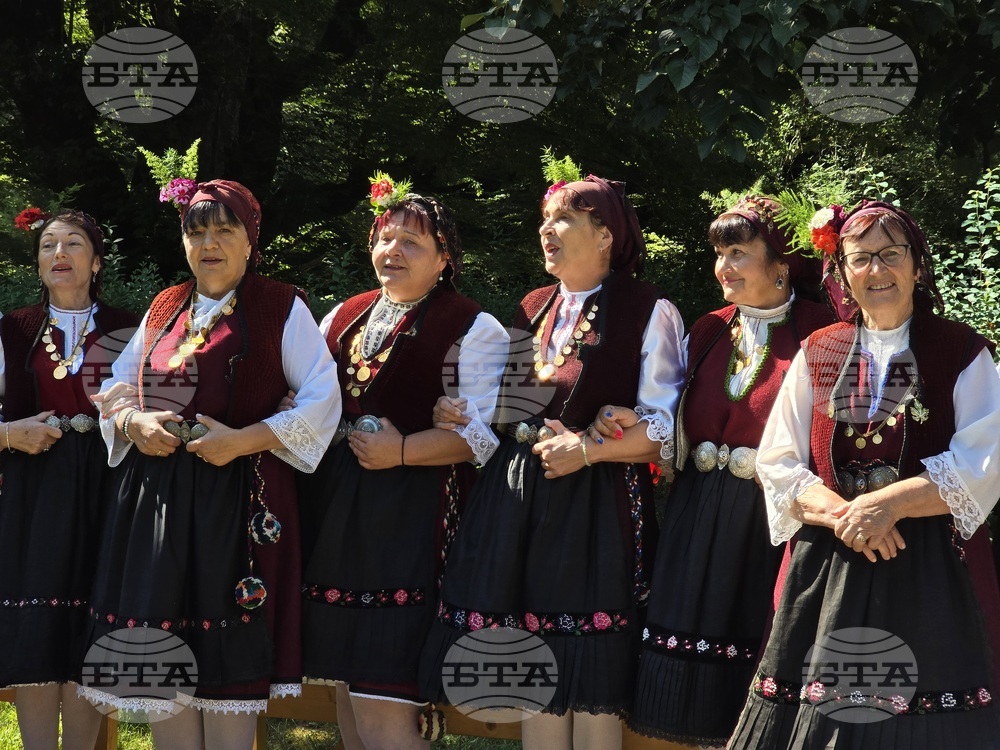 Село Рибарица - празник - народен обичай и автентична носия
