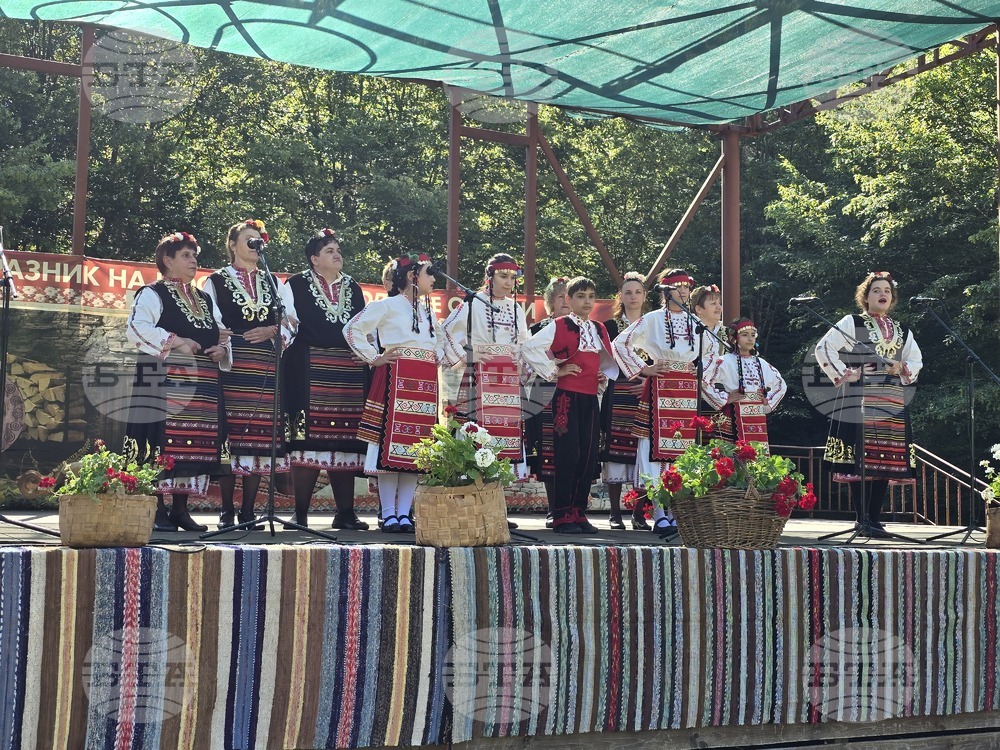 Село Рибарица - празник - народен обичай и автентична носия
