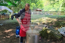 Село Рибарица - празник - народен обичай и автентична носия