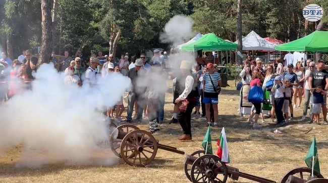 По време на Чакъровите празници, провеждани край Самоков, бяха представени живи картини от битките на Чакър войвода