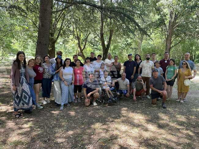 Фондация „За утре“ започва проекта „Да творим заедно“ с младежи от три държави и връстници със специални потребности