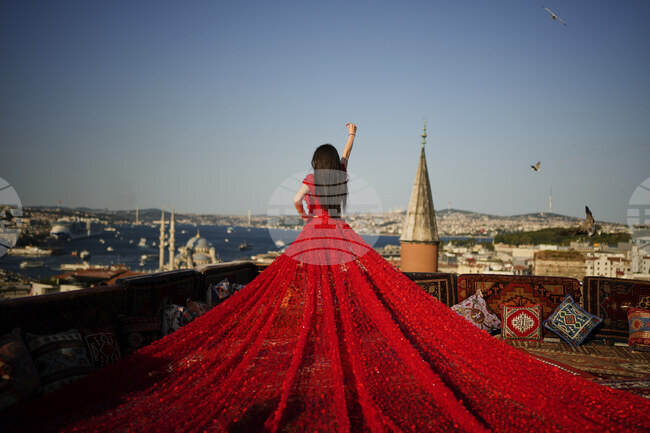 Жените в Турция живеят с пет години повече от мъжете, учат по-малко от 9 години, а нивото им на заетост е двойно по-ниско от това на мъжете