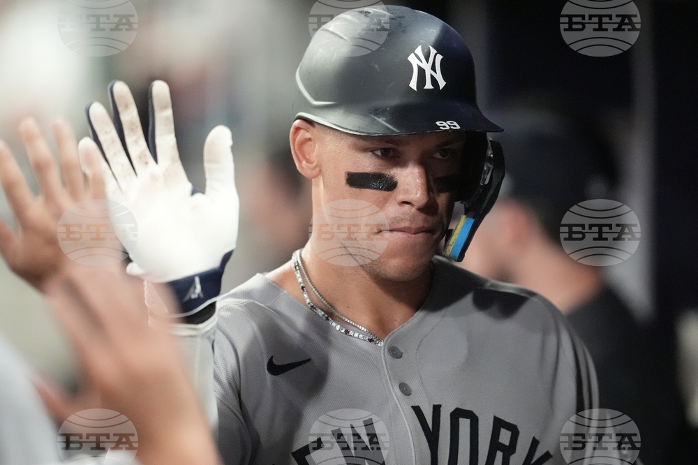 Yankees Braves Baseball