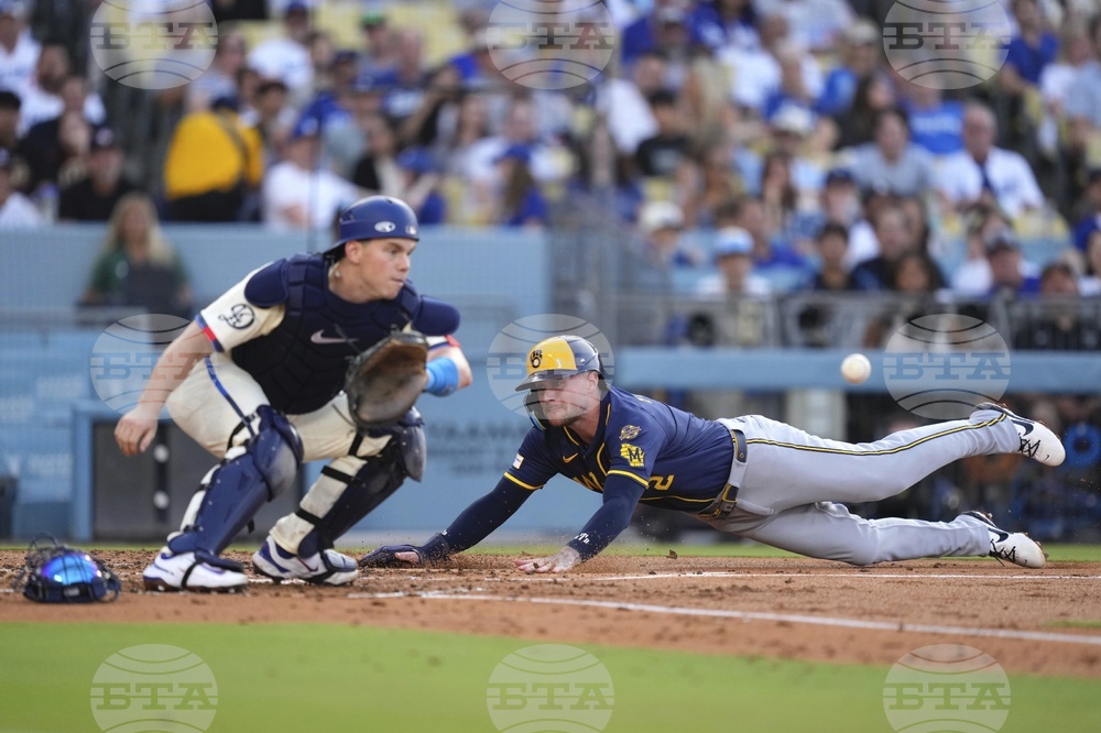 Brewers Dodgers Baseball