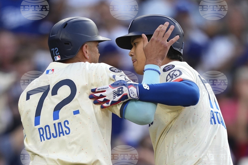 Brewers Dodgers Baseball