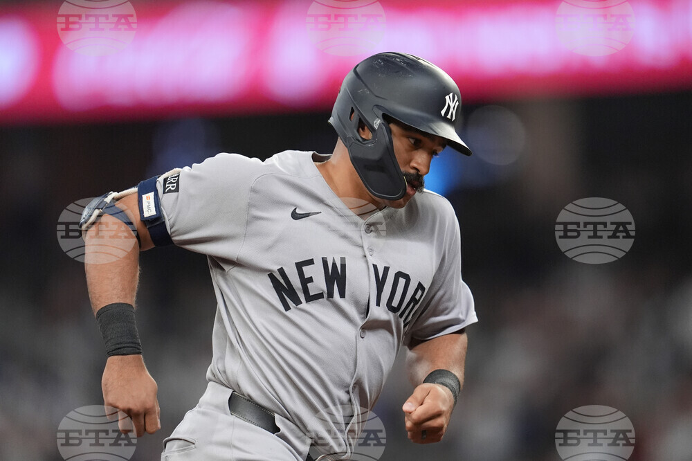 Yankees Braves Baseball