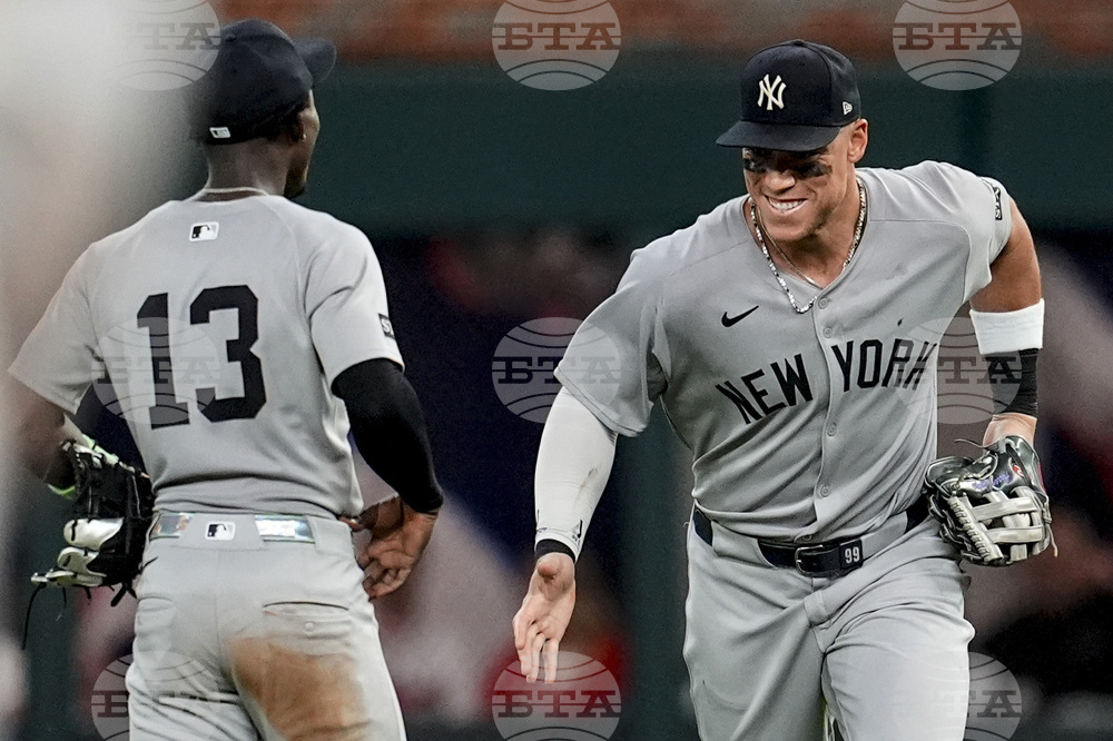 Yankees Braves Baseball