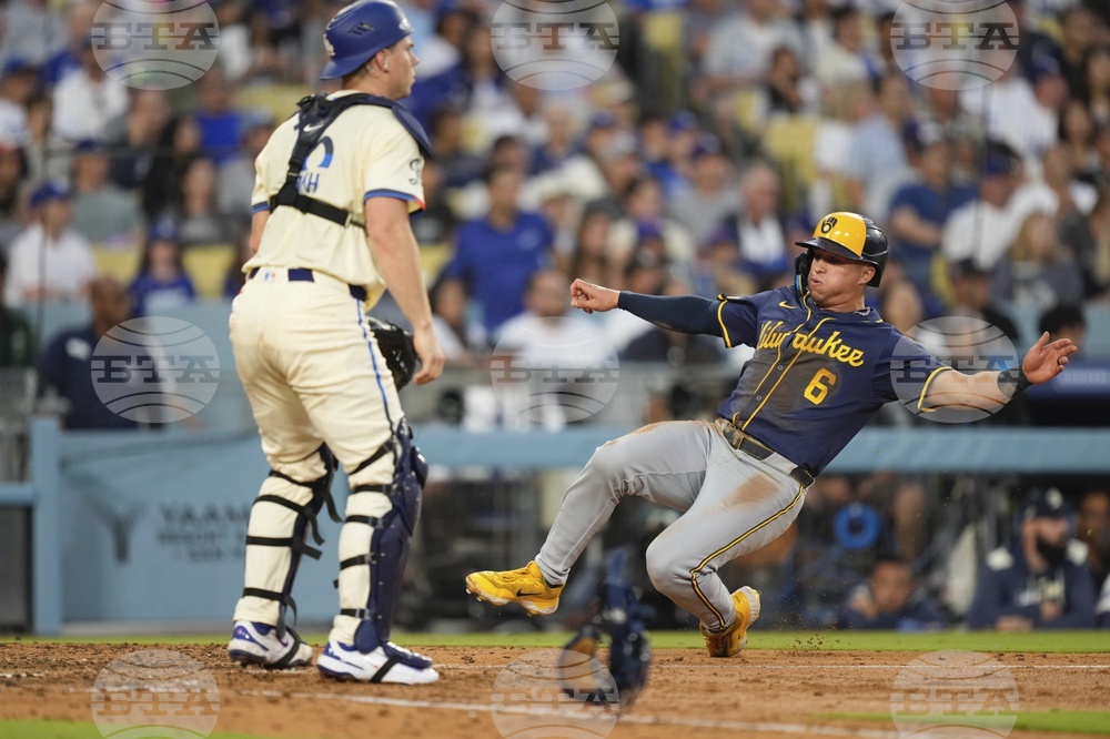 Brewers Dodgers Baseball