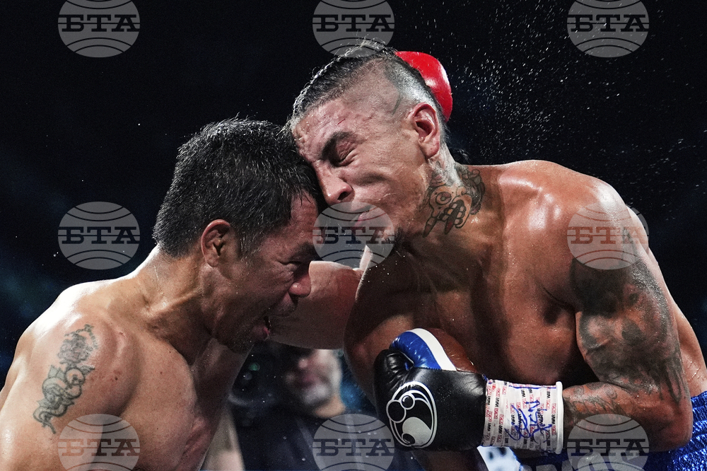 APTOPIX Pacquiao Barrios Boxing