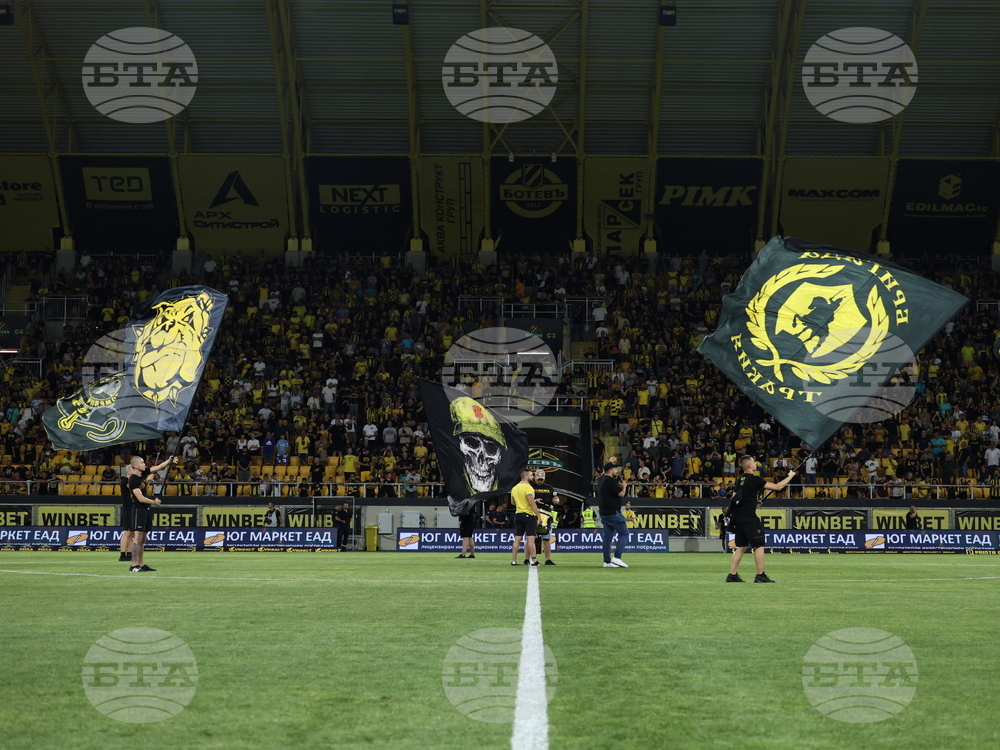 Ботев (Пловдив) възобновява срещите между футболисти и фенове на отбора