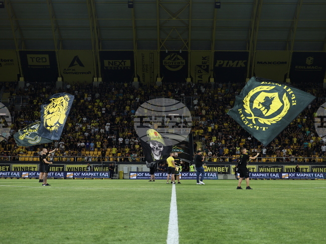 Ботев (Пловдив) възобновява срещите между футболисти и фенове на отбора