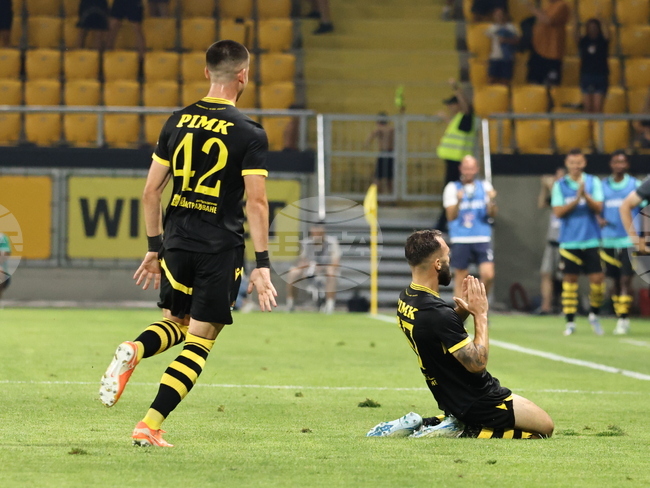 Ботев Пловдив тренира в деня на гостуването си на Черно море