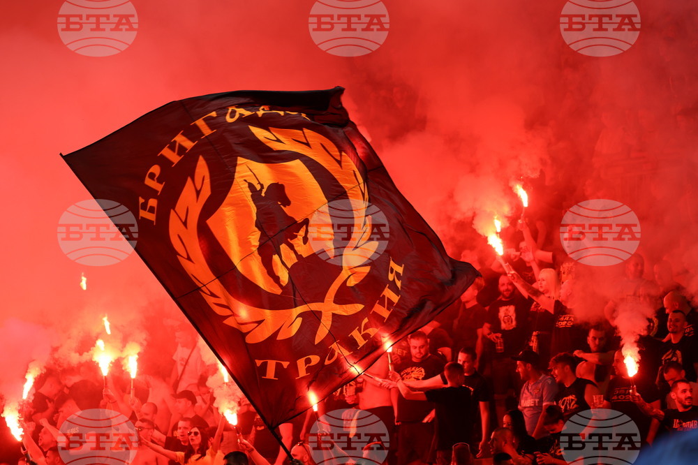 Ботев Пловдив е наказан с предупреждение за лишаване от домакинство и солидна глоба след мача с ЦСКА