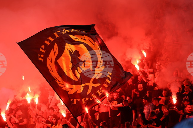 Ботев Пловдив е наказан с предупреждение за лишаване от домакинство и солидна глоба след мача с ЦСКА