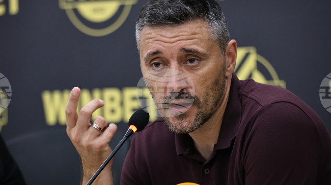 Бившият треньор на Ботев (Пловдив) и ЦСКА Душан Керкез беше наказан за седем мача заради атака над съдия