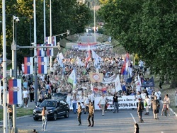 Сърбия - протестиращи - мост "Газела" - блокада