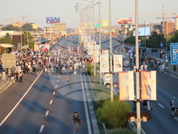 Сърбия - протестиращи - мост "Газела" - блокада