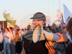 Сърбия - протестиращи - мост "Газела" - блокада