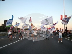 Сърбия - протестиращи - мост "Газела" - блокада