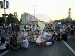 Сърбия - протестиращи - мост "Газела" - блокада