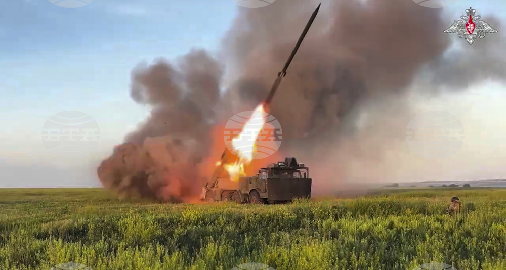 Трима украински военнослужещи бяха убити и 18 бяха ранени при руски удар по учебно подразделение, съобщиха Сухопътните войски на Украйна