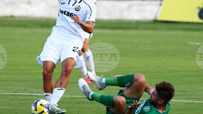 Славия завърши наравно с Ботев Враца, фенове поискаха оставката на президента на "белите" Венцеслав Стефанов