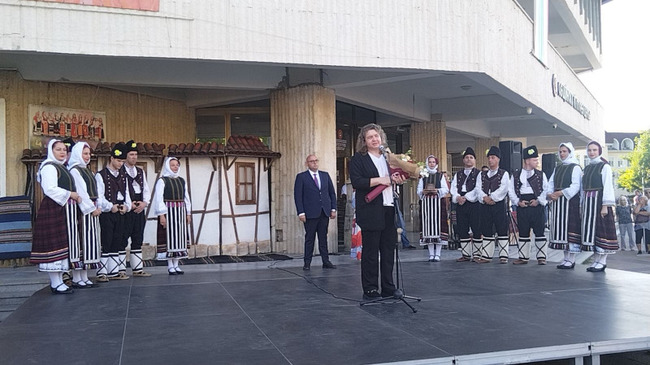 Председателят на Народното събрание Наталия Киселова откри 23-тото издание на Панаира на киселото мляко и Фестивала на народните традиции и художествени занаяти в Разград