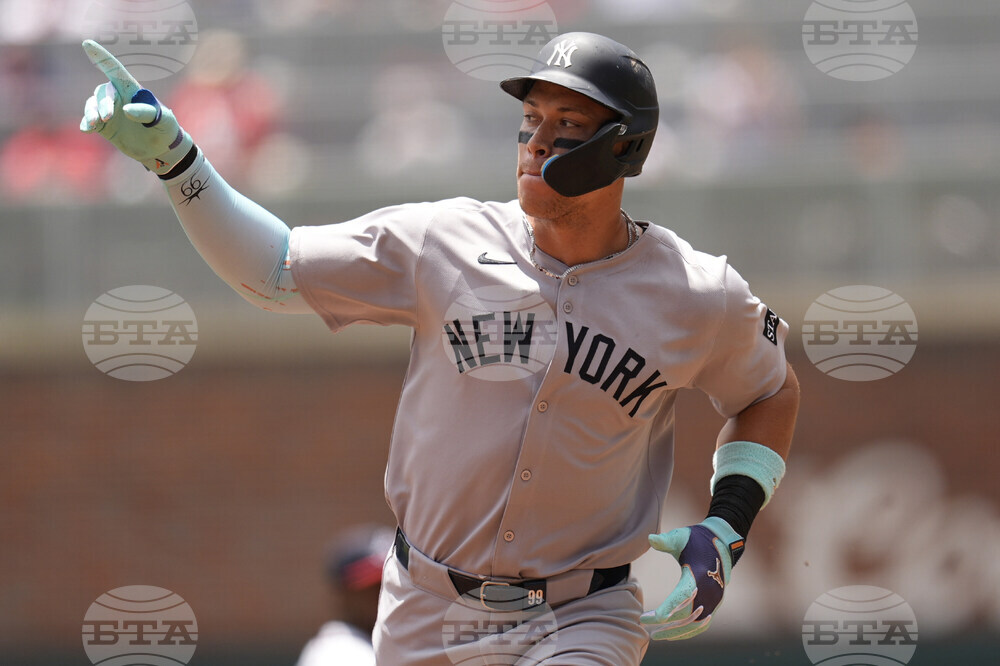 Yankees Braves Baseball