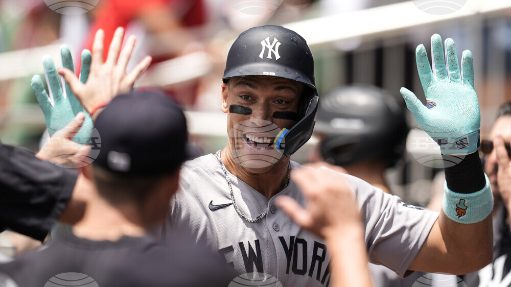 Yankees Braves Baseball