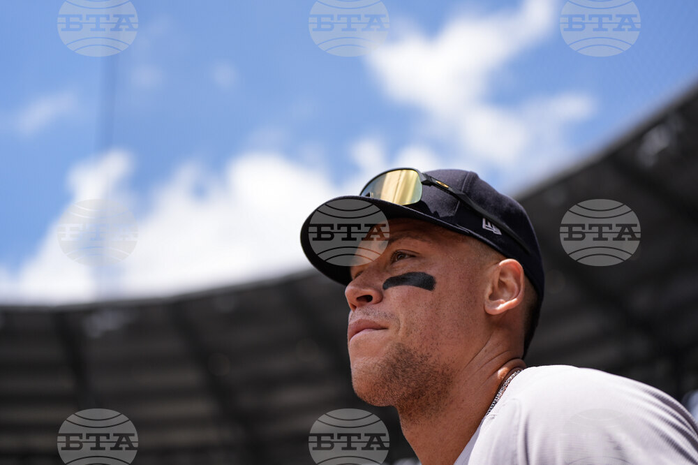 Yankees Braves Baseball