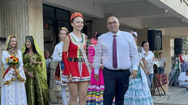 Ниляй Ахмед е новата Кралица на Панаира на киселото мляко в Разград