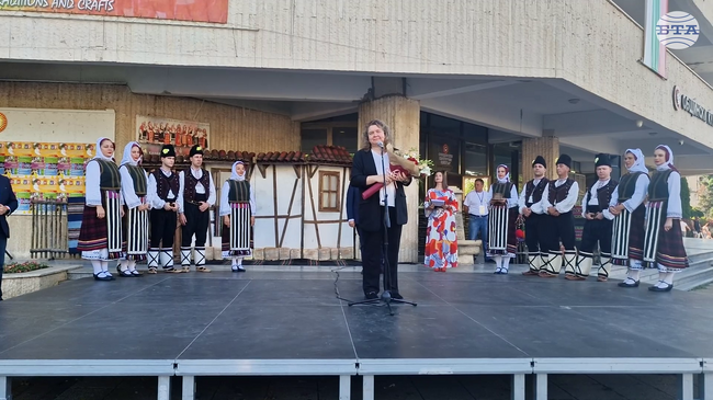 Нека този панаир да продължи да бъде място, на което да показвате най-красивото, на което сте способни, каза Наталия Киселова в Разград