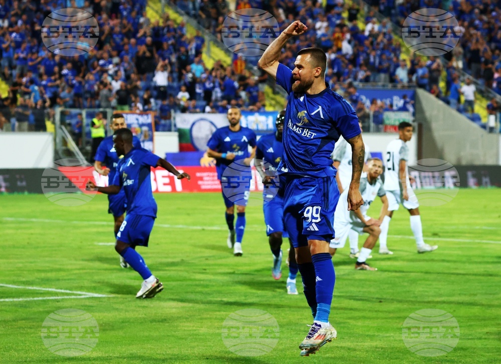 Радослав Кирилов се завърна в групата на Левски за мача със Славия, Карл Фабиен няма да играе