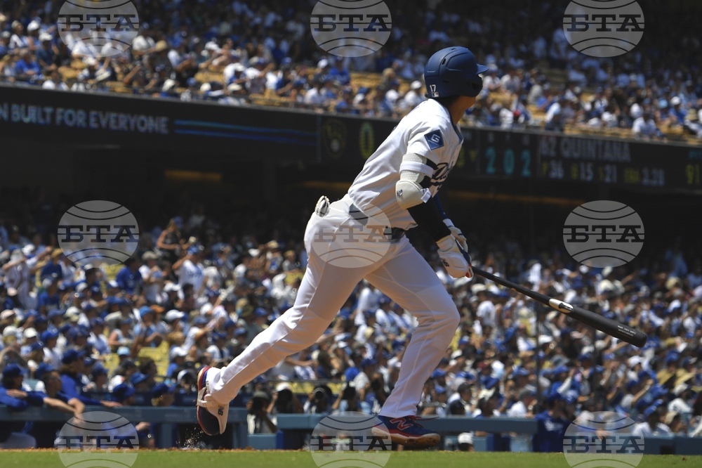 Brewers Dodgers Baseball