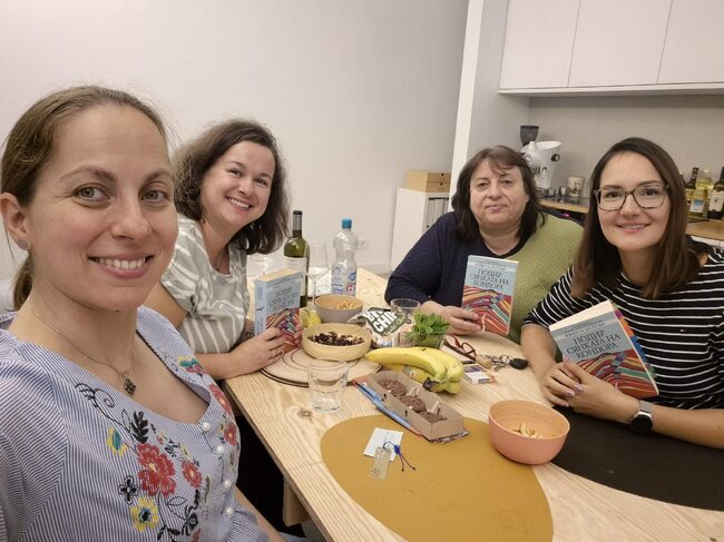 Читателският кръг към Българското литературно дружество „Между редовете“ в Берлин обсъди книгата „Подир сянката на кондора“