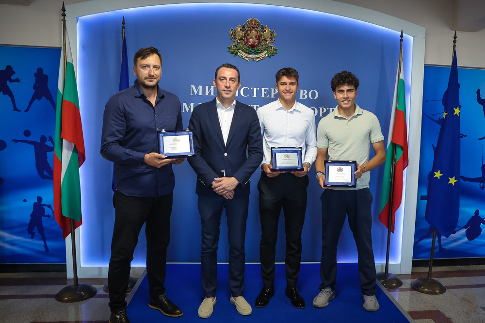 Sports Minister Awards Tennis Players Ivan Ivanov and Alexander Vasilev for International Achievements