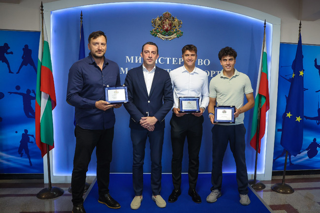 Bulgaria Proud of Tennis Achievements of Ivan Ivanov and Alexander Vasilev, Says Sports Minister