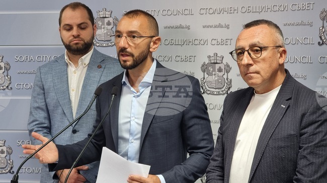 Кметът Васил Терзиев да започне възстановяването на Войнишкия паметник пред НДК, настояха от групата на ГЕРБ в Столичния общински съвет