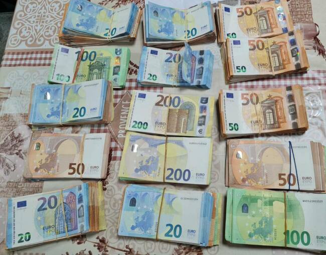 Агенция "Митници": Опити за контрабанда на над 180 000 евро предотвратиха митнически служители на ТД Митница Русе