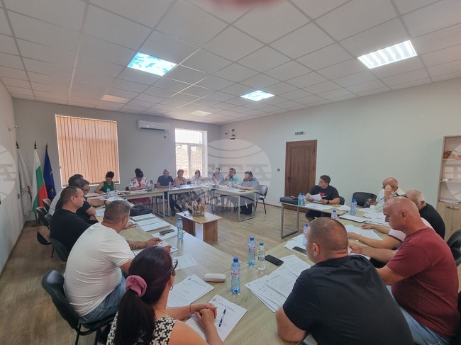 Съветниците в Искър определиха състава на нова комисия „Етика, морал и сигнали на граждани“ към Общинския съвет