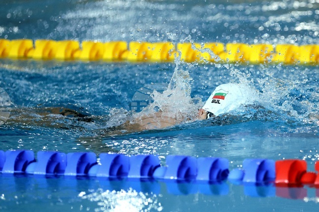 Националните отбори по плуване на България са на лагер в Бургас