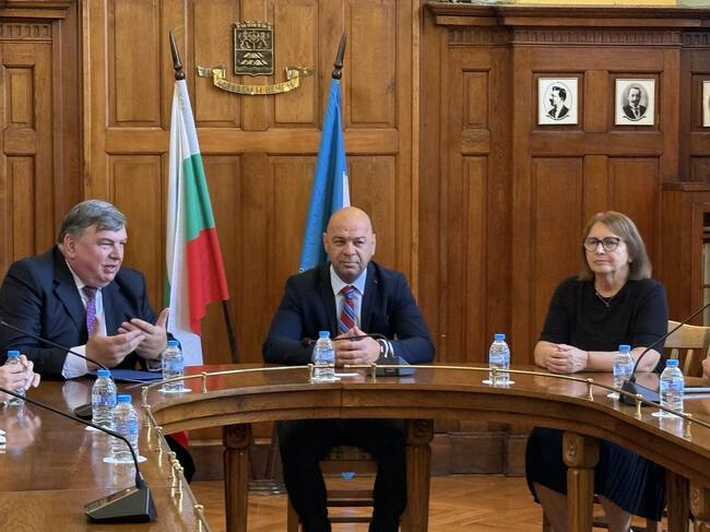 Посланикът на Молдова се срещна в Пловдив с кмета и областния управител