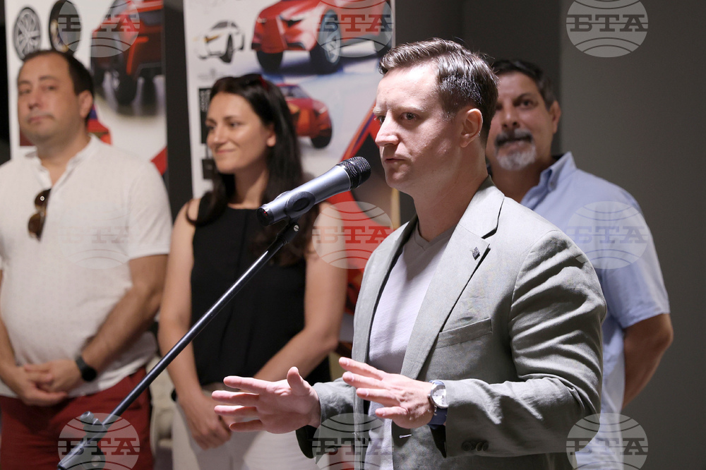 Студентите от магистърската програма „Автомобилен дизайн“ на НХА представиха творбите си в галерия „Академия“