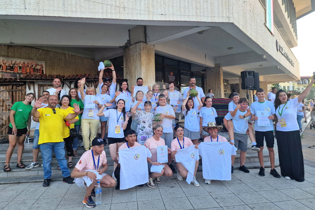 В Разград една от най-любимите български студени супи – тараторът, се превърна в послание за приятелство