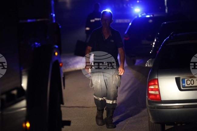 Разраства се пожарът в община Костинброд 