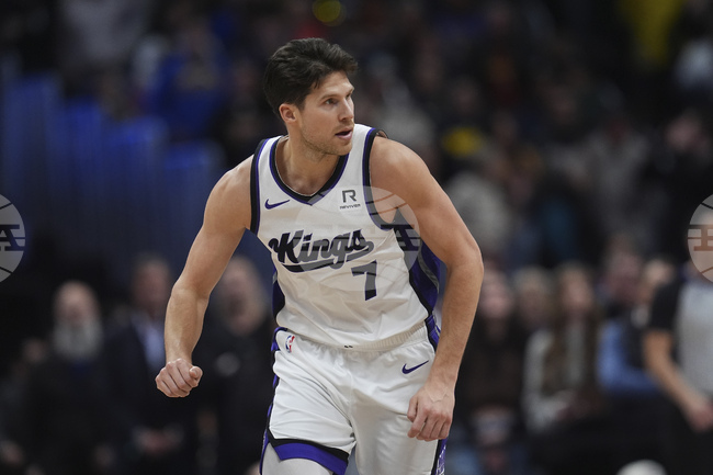 Дъг МакДърмот преподписа със Сакраменто Кингс за един сезон