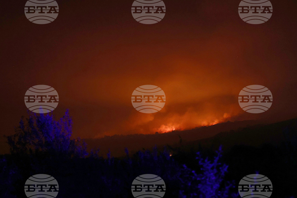 Няма превишение на фините прахови частници в района на пожара край Костинброд 