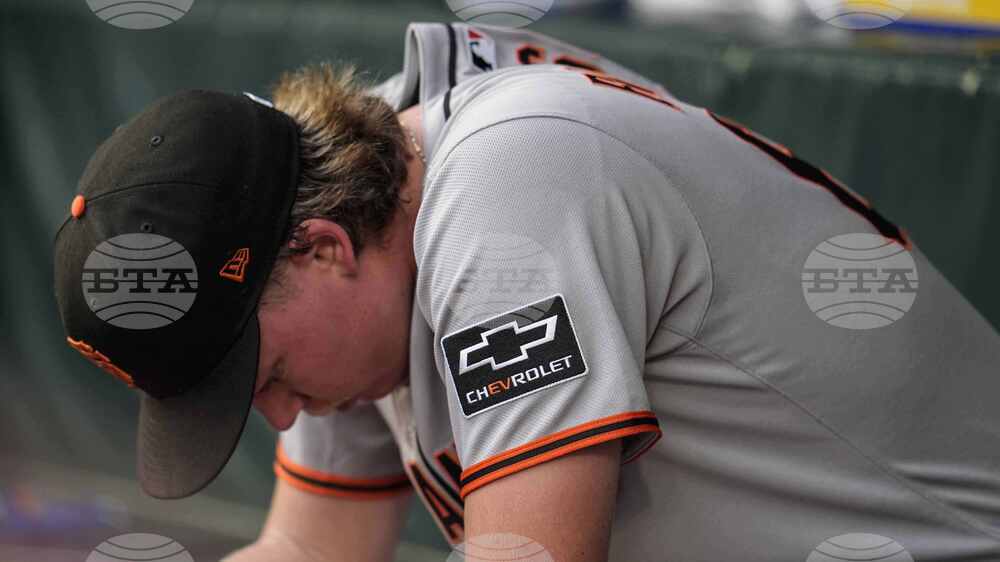 Giants Braves Baseball