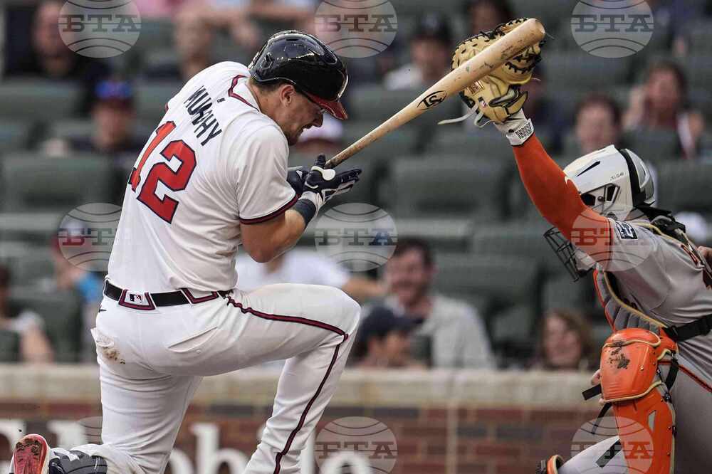 Giants Braves Baseball